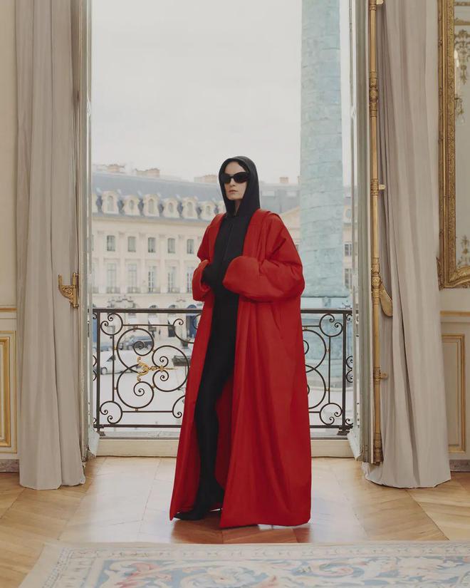 潮流 Balenciaga 正式发布2024 春季「Capital B」系列(图3)