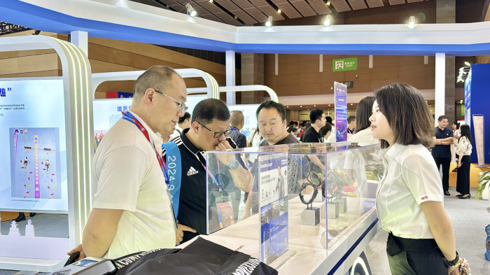星空中国体育网站“四川馆”亮相2024体博会 “展品+展板”尽显我省体育产业发展动力(图2)